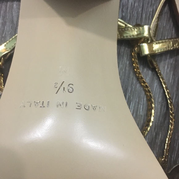 Women’s thong stacked heel sandal gold with blue - Picture 13 of 13